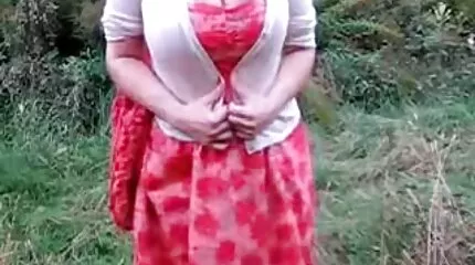 एक आदमी एक परिपक्व गोरा की वसा गधा बेकार है और गुदा मैं बीएफ मूवी सेक्सी पर एक चुंबन के साथ