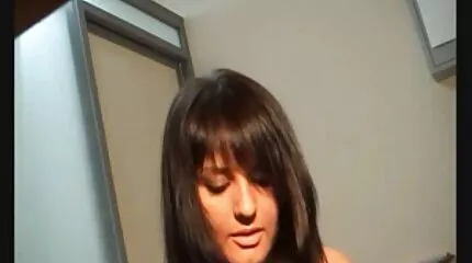 रूसी बीएफ सेक्सी मूवी कार्टून श्यामला गुदा सेक्स में सेक्स करना पसंद करती है ।